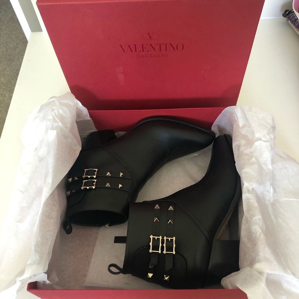 Valentino Garavani Rockstud Booties